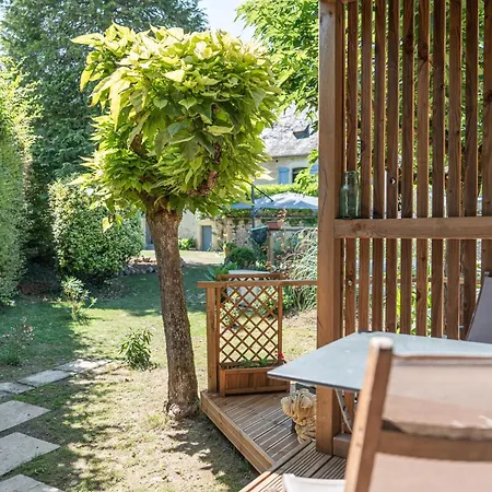 D'hôtes De La Dame Blanche